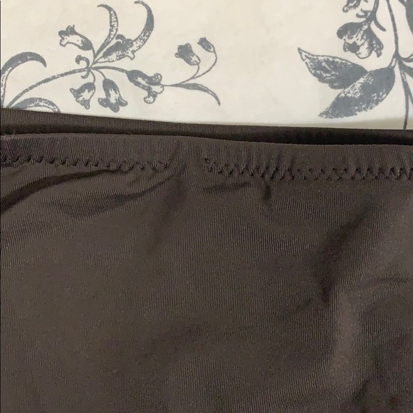 🩲💦 DKNY Bikini Bottoms - Picture 4 of 6